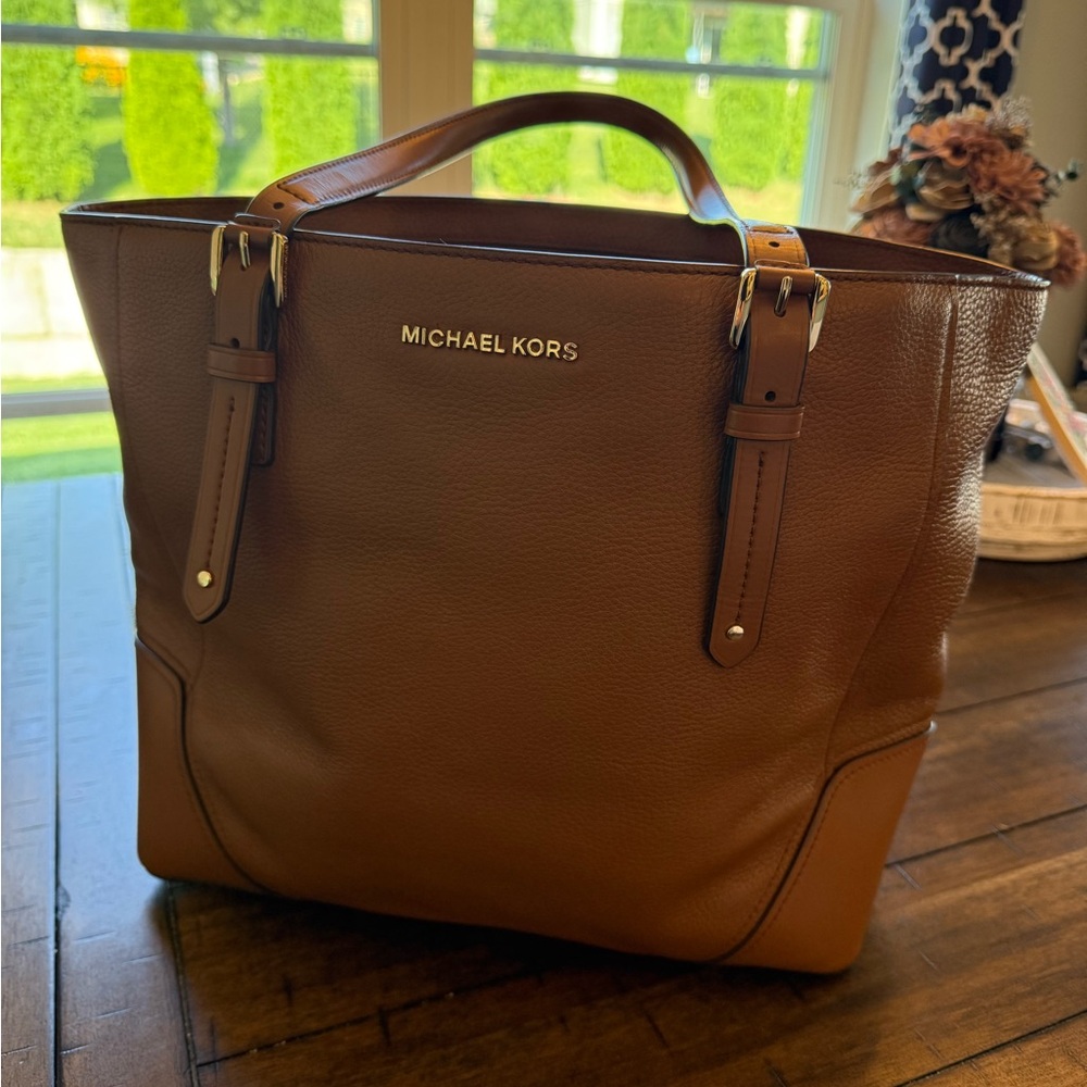 Michael Kors Tan Leather Handbag with Gold Accents